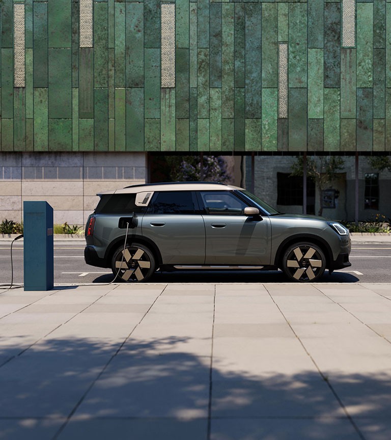 MINI all-electric Countryman – stage